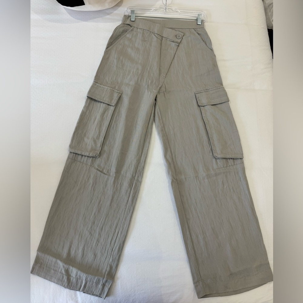 Oversized Cargo Criss Cross Pants